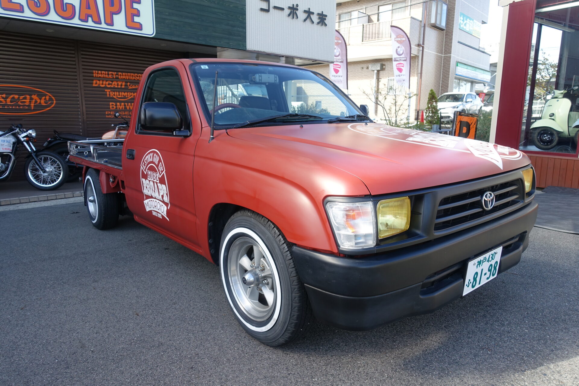 トヨタ　ハイラックスRZN147　実走行35000ｋｍ！ ワンオーナーレストア車　リアワンオフステンレスステーキベット仕様　ラダーボディ内格納　